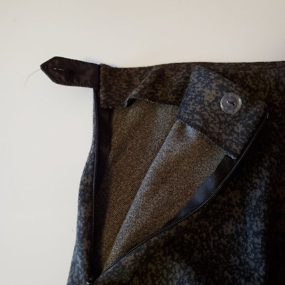 Grace Pencil Straight Skirt - Picture 2 of 6